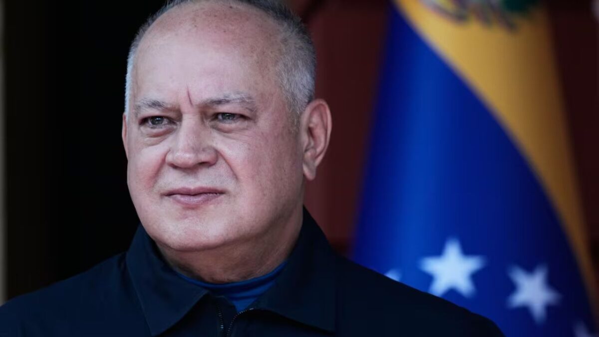 Cabello tilda de «show» denuncias de impedimentos a Machado para volver a Venezuela