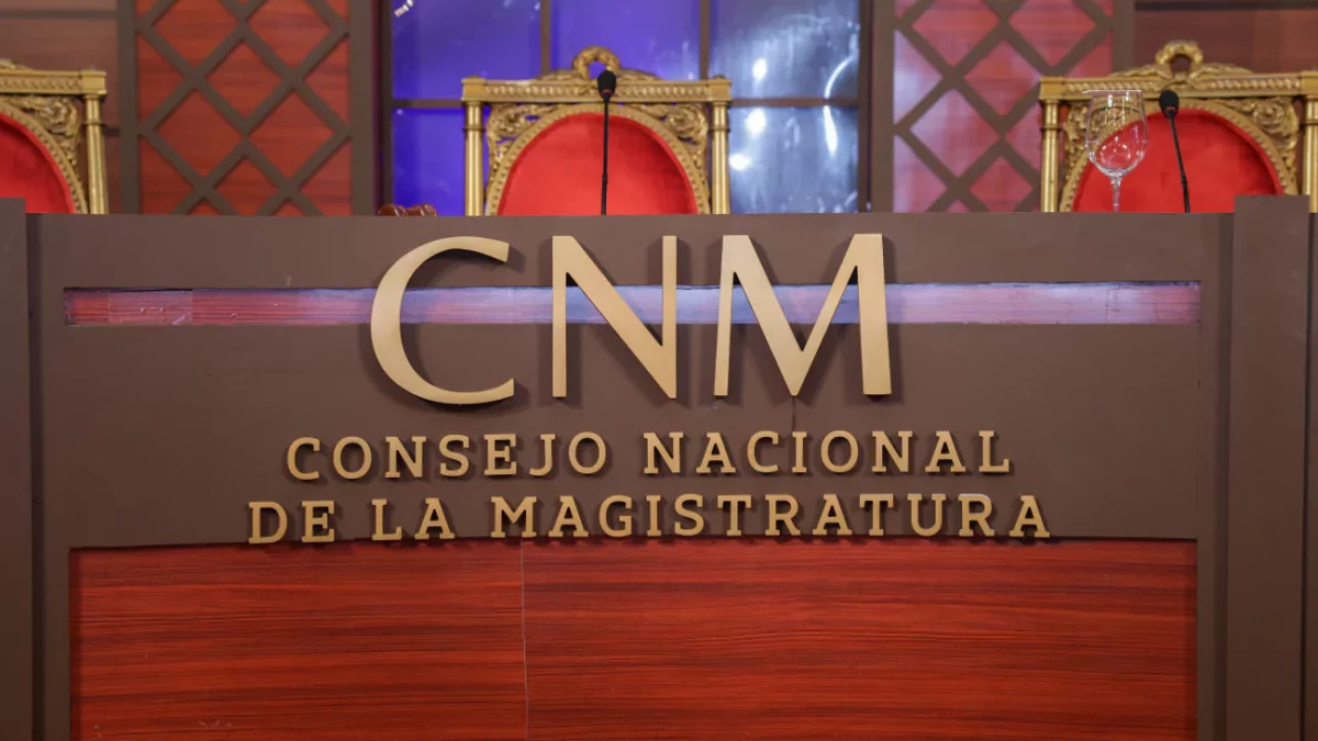 Abinader defiende penas de hasta 60 años y cuestiona reinserción de reincidentes