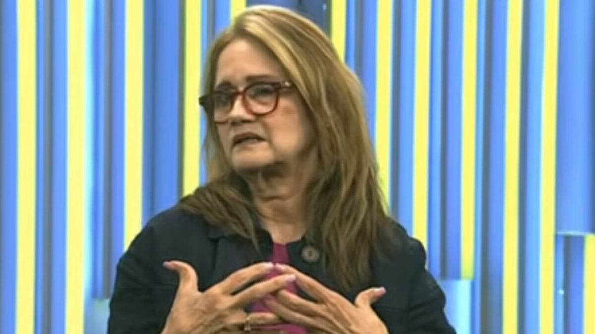Rafaela Burgos: “Mientras uno más se acerca, el otro se tiene que alejar más”