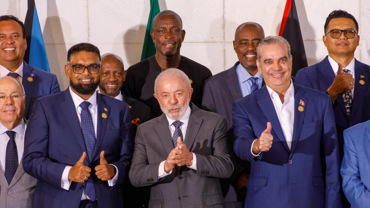 Luis Abinader se consolida en quinto lugar entre dieciocho presidentes