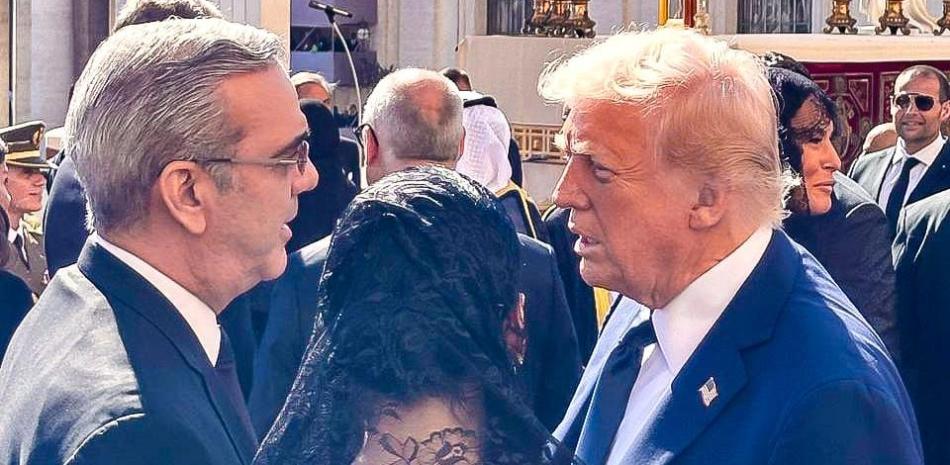 Trump dice que Abinader le pidió mantener a Leah Campos como embajadora