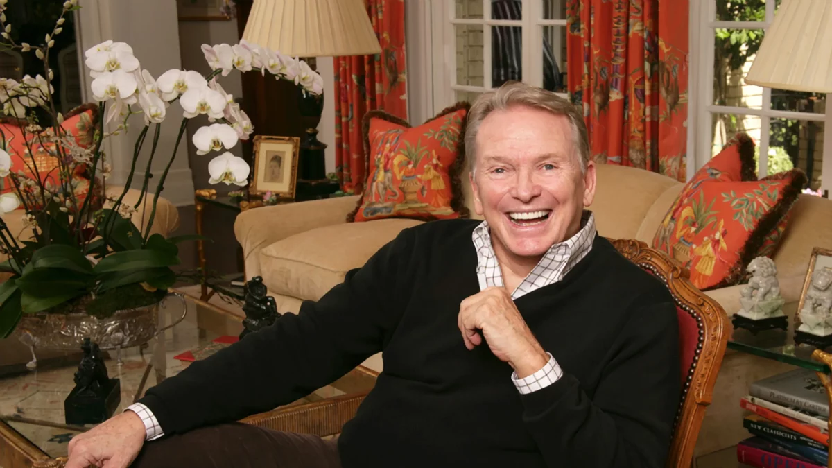 Muere el diseñador de moda y vestuarista Bob Mackie a los 87 años