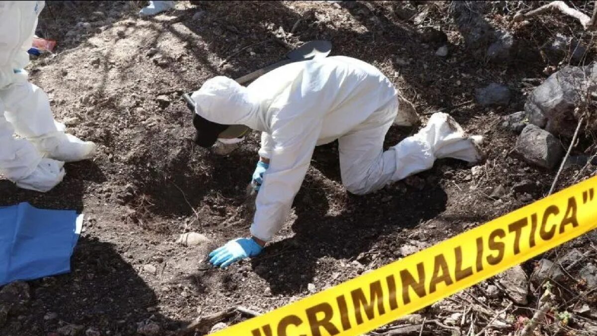 Hallan dos cadáveres en fosa clandestina en Buenos Aires de Herrera