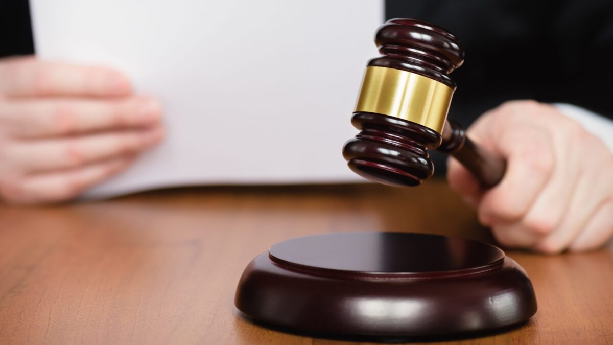 Condenan a seis meses de prisión suspendida a hombre que incendió 50 tareas en El Seibo